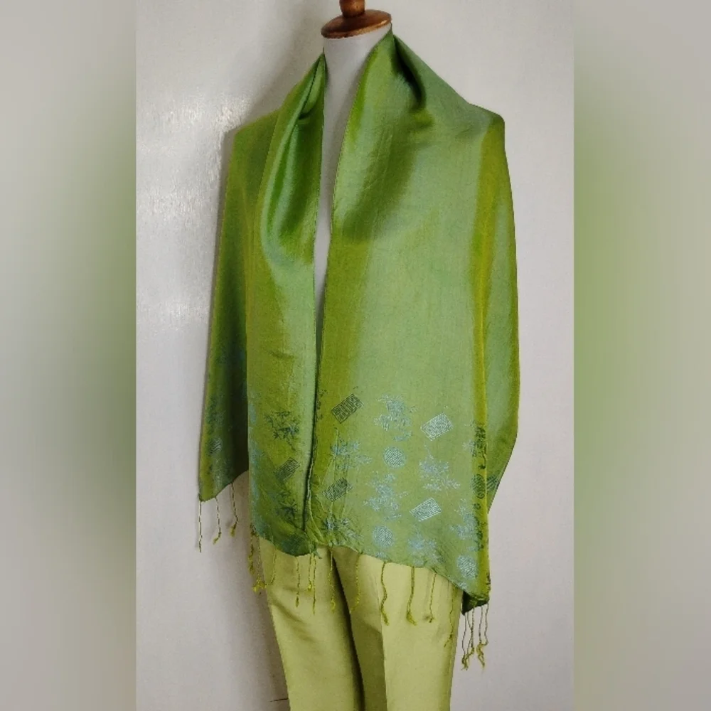 GORGEOUS IRIDESCENT SILK SCARF